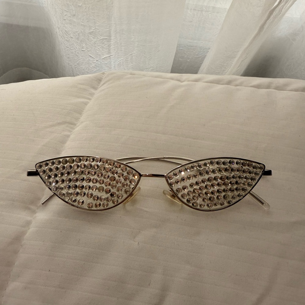 Elegant Gold Rhinestone Cat-Eye Sunglasses